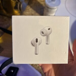 Apple AirPods Pro 3 with Charging Case